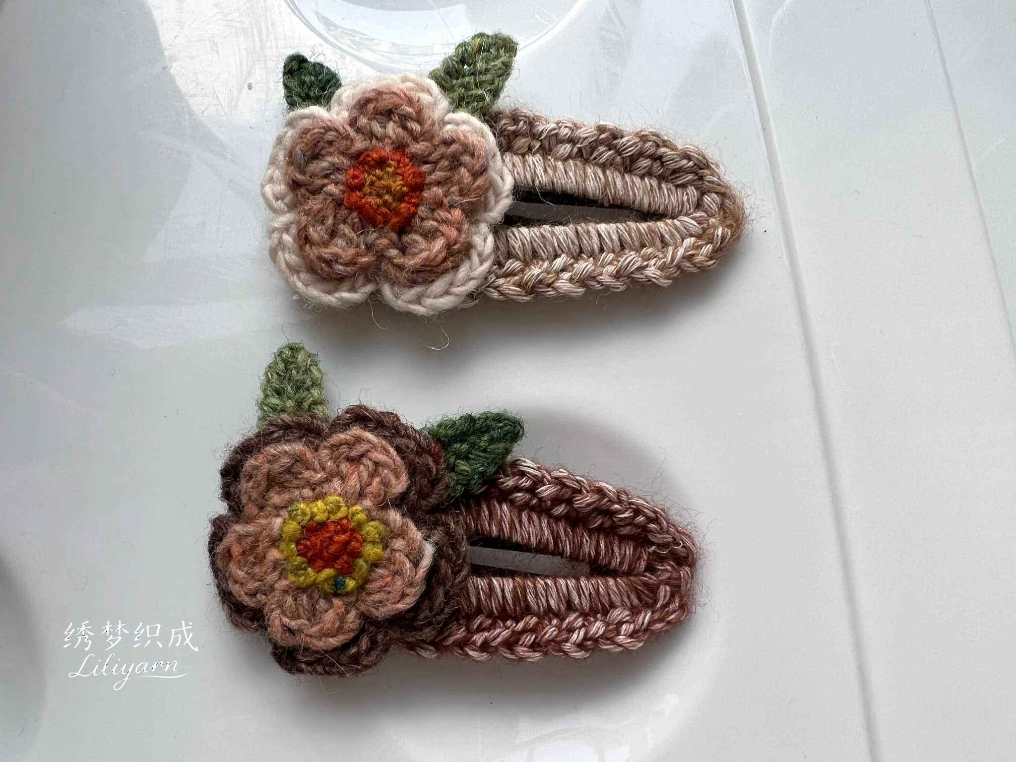 毛茸茸的一个小小发夹